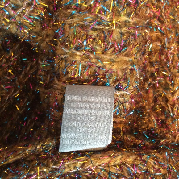 Charlotte Russe Cropped Sweater - Picture 5 of 5